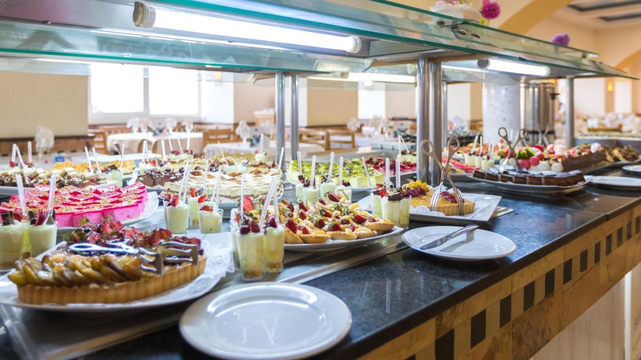 Medina Solaria And Thalasso Hammamet Buitenkant foto A dessert buffet